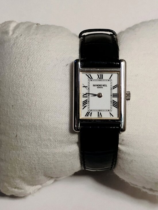 Ladies Raymond Weil Tank Watch 5766 Excellent Condition New Battery Original Box main image 6